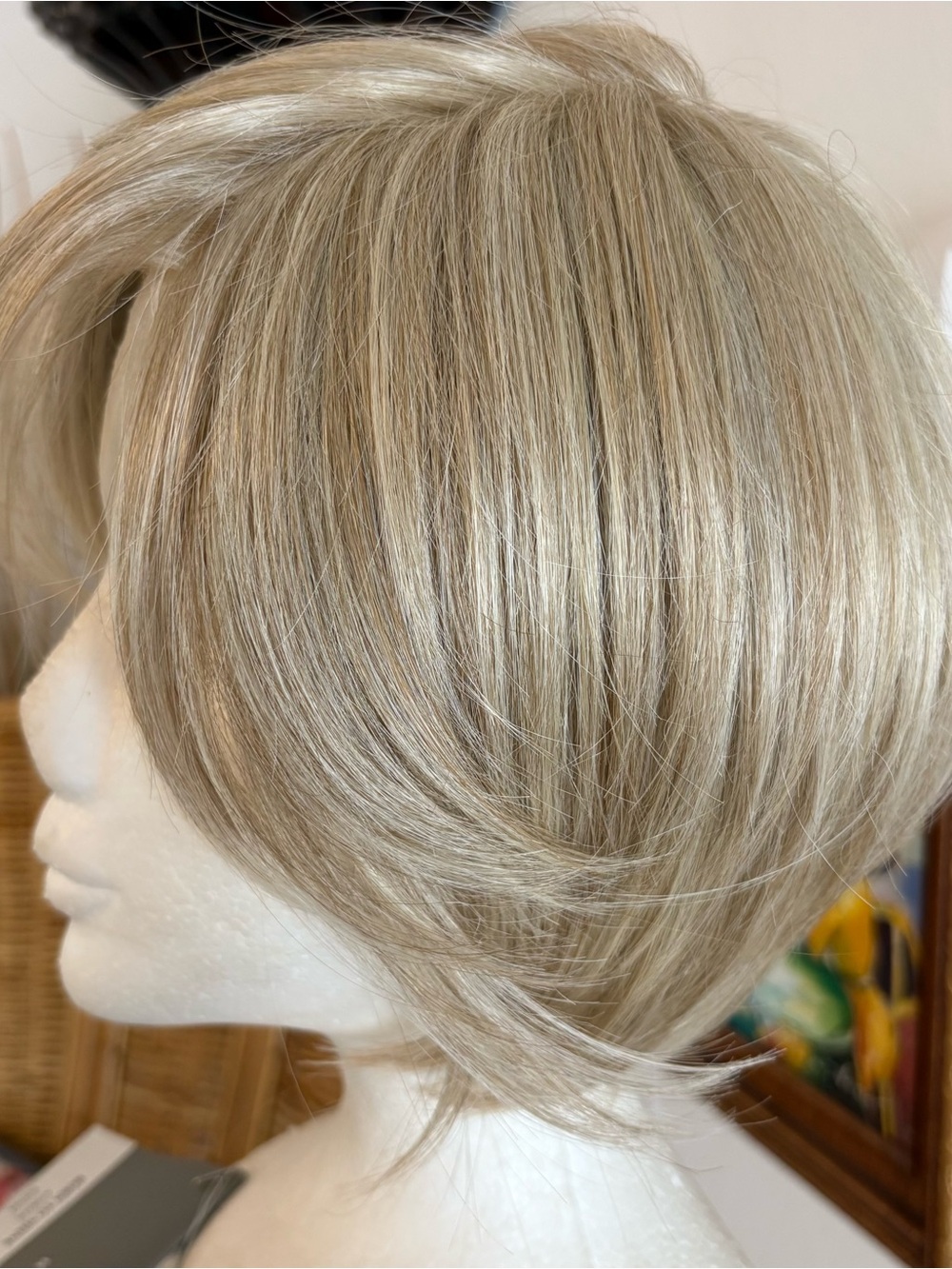 RAQUEL WELCH Born to Shine in Biscuit! New with tags! Short Bob! Heat Friendly!